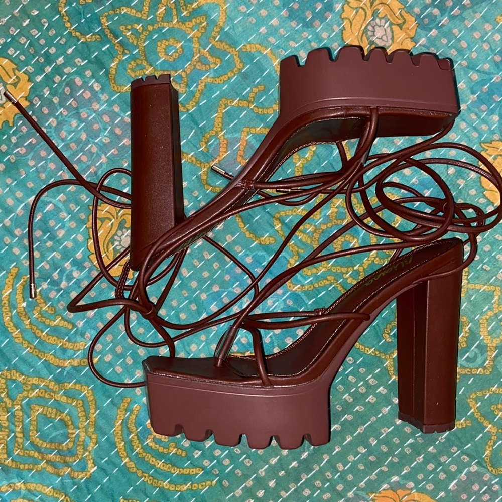 Liliana Smooki-1 Lug Sole Platform Chunky Heel